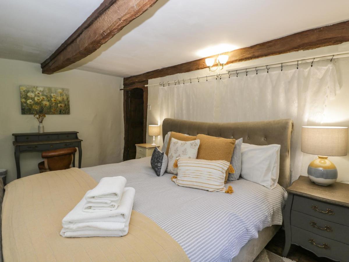 Fox Den Cottage Castle Combe Extérieur photo