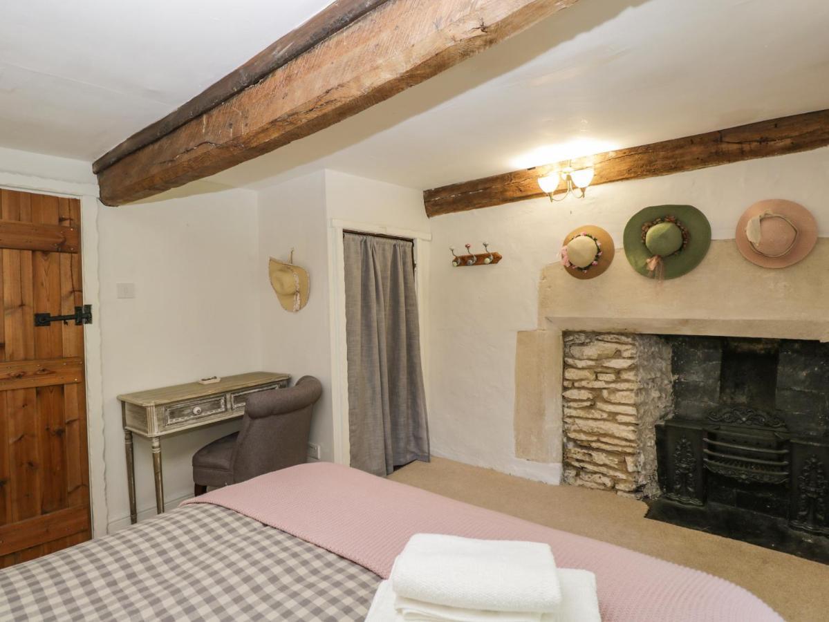 Fox Den Cottage Castle Combe Extérieur photo